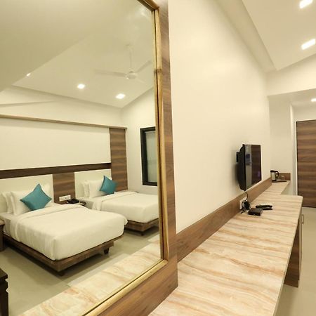 Imperial Grande Resort Lonavla Exterior foto
