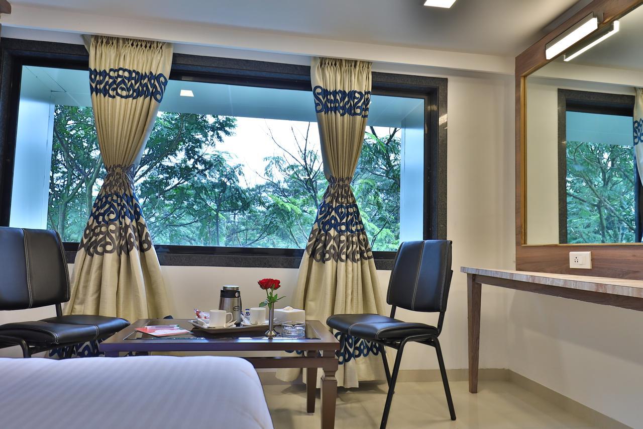 Imperial Grande Resort Lonavla Exterior foto